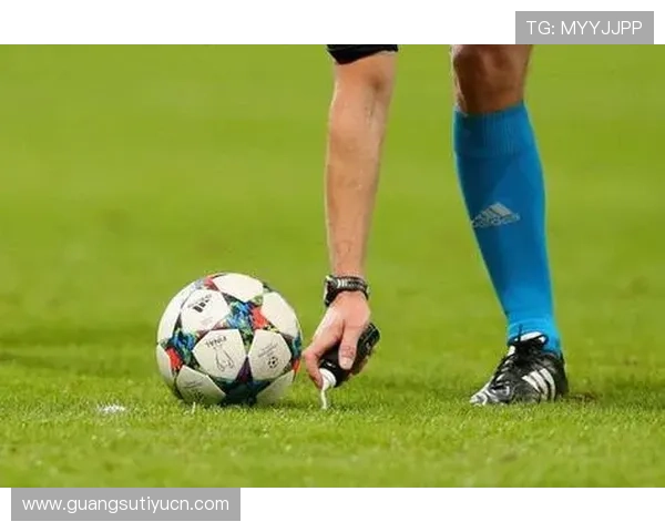 通过球探网的即时比分服务，用户可以实时跟踪足球比赛进程，掌握比分变化和关键事件的第一手信息